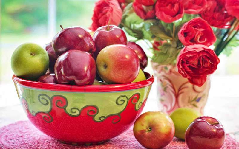 چرا باید میوه بخوریم؟
