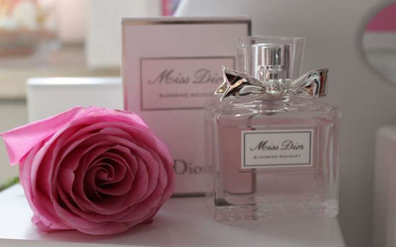 چگونه ماندگاری عطر را زیاد کنیم ؟