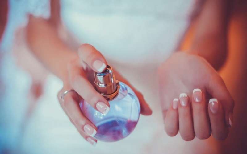 چگونه ماندگاری عطر را زیاد کنیم ؟