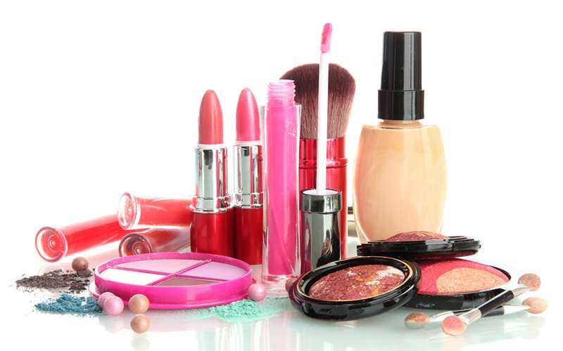 در کیف لوازم آرایشمان چه چیز هایی بزاریم ؟